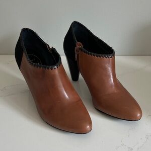 Jack Rogers Tan and Black Heeled Boots size 8